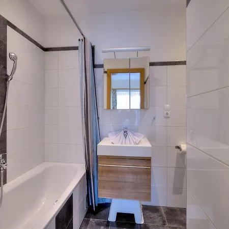 In Wildschoenau With Shared Sauna, Cleaning Included Нидерау