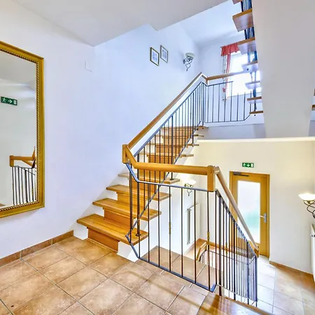 In Wildschoenau With Shared Sauna, Cleaning Included Niederau